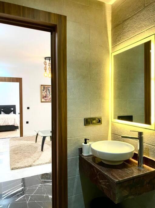 Lila Marrakech Leilighet Marrakesh Eksteriør bilde